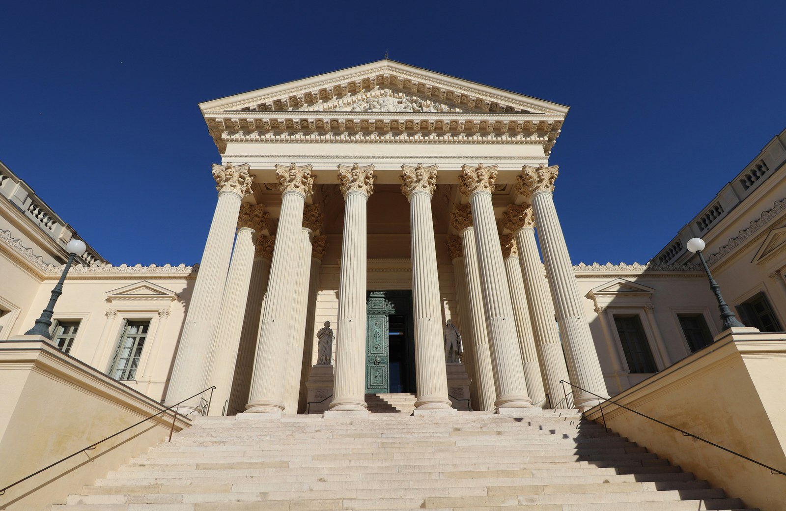 Courthouse columns